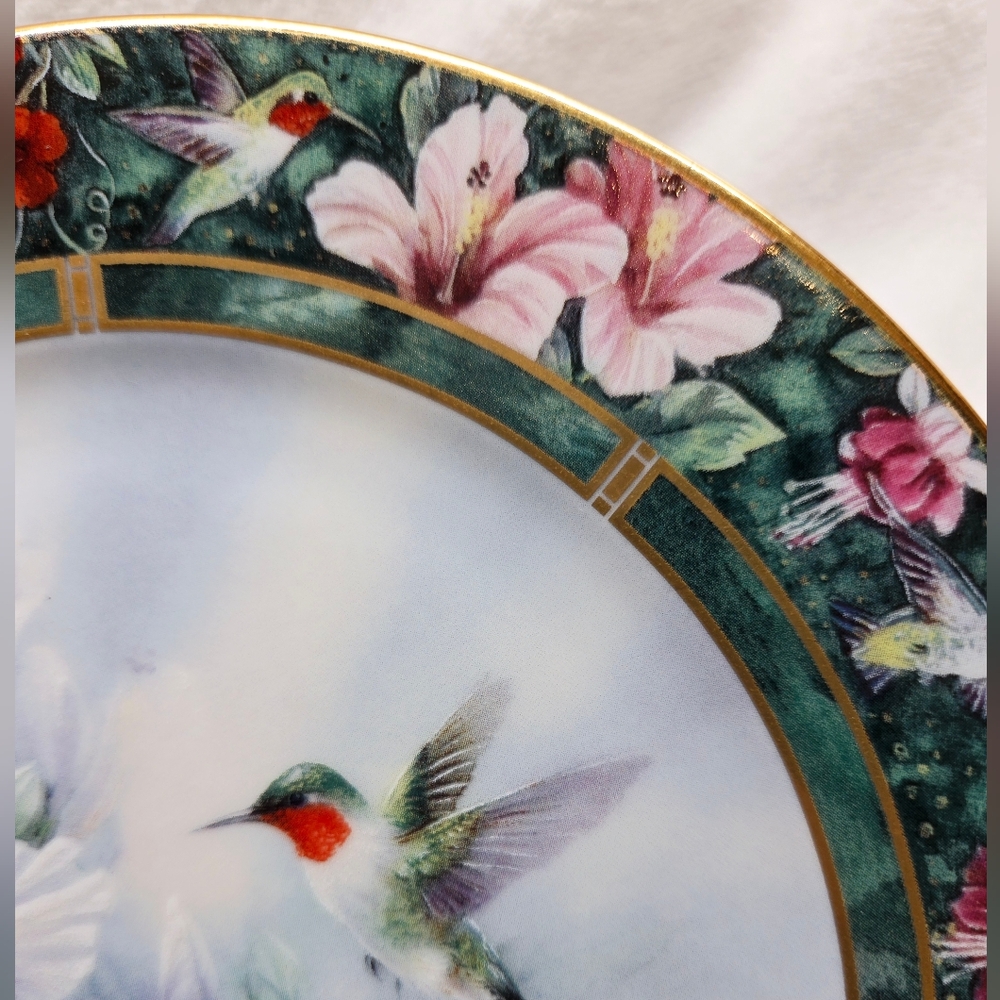 Ruby-Throated Hummingbird Ceramic Plate - Picture 9 of 10